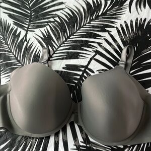Warner's Elegant Gray Bra